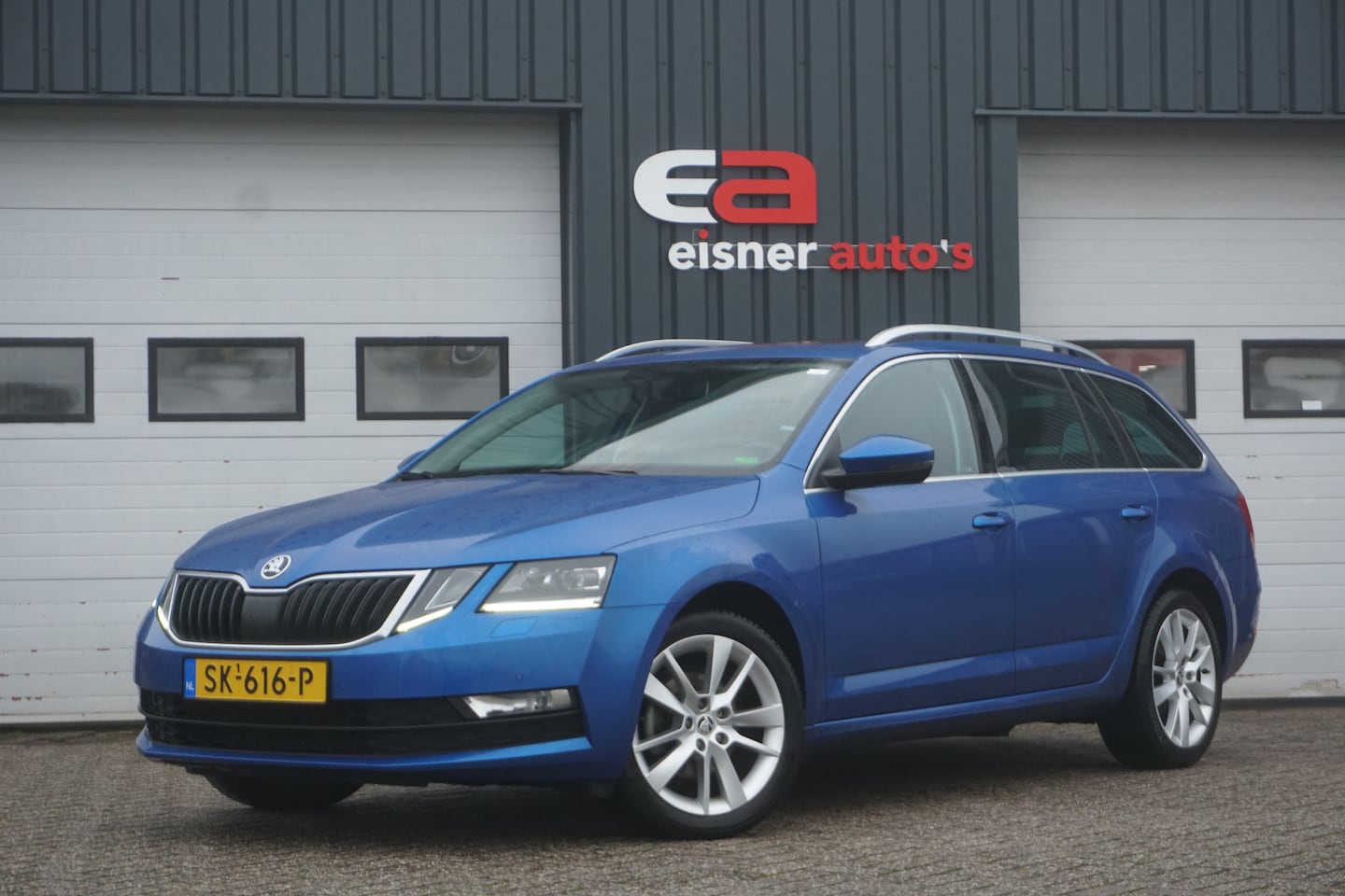 Skoda Octavia Combi - 1.0 TSI Ambition | PANO | CAMERA | FULL LED | TREKHAAK | STOELVERW. | HALF LEER | - AutoWereld.nl