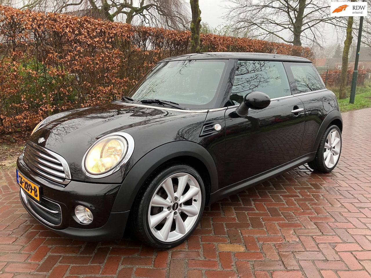 MINI Cooper - Mini 1.6 Chili met Airco en meer! #ZEERMOOI - AutoWereld.nl