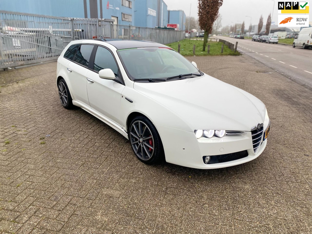 Alfa Romeo 159 Sportwagon - 1.9 JTD Business 1.9 JTD Business - AutoWereld.nl