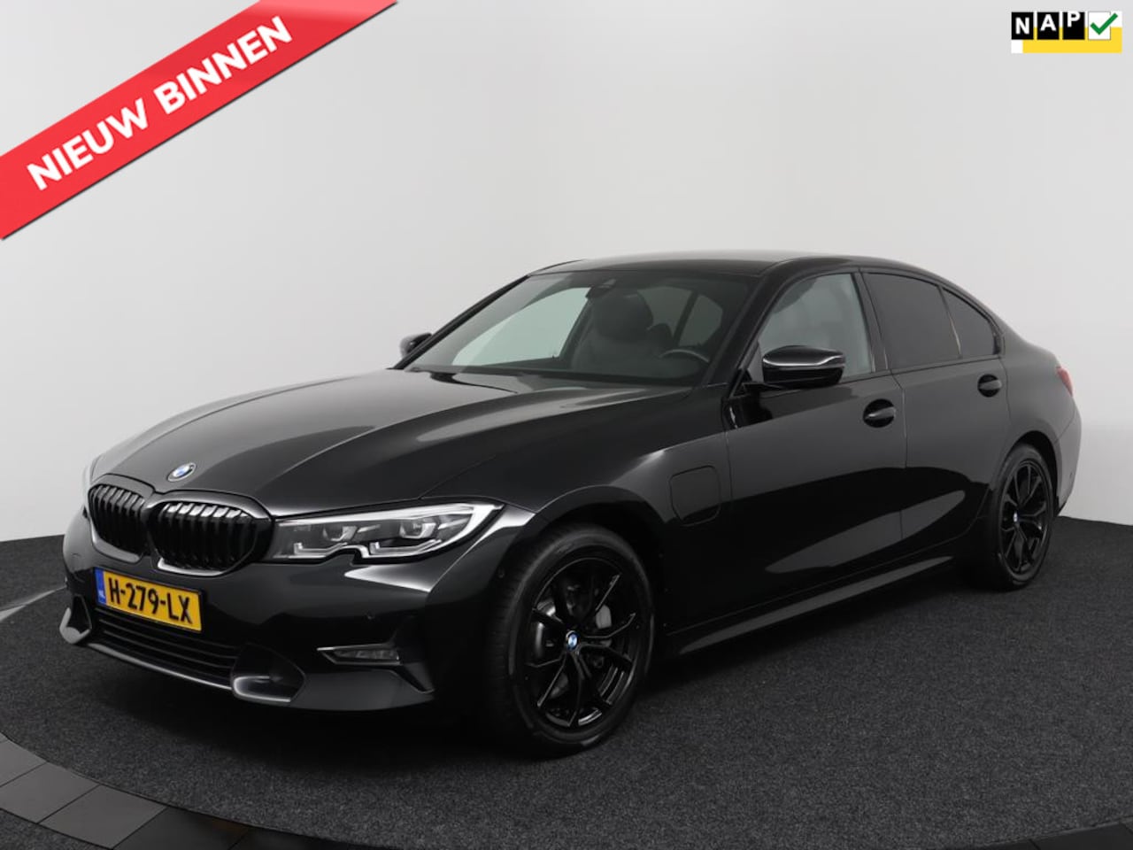 BMW 3-serie - 330e Aut8 184Pk plug-in Hybride Sport Line | Clima | Camera | Appple car-play | Parking Pa - AutoWereld.nl