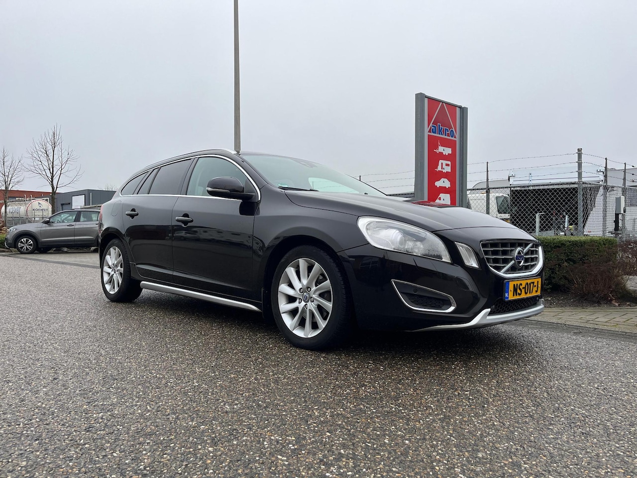 Volvo V60 - 2.0 D3 Summum | Schuif/Opendak | Camera | Trekhaak | Cognac-kleurige lederen bekleding | S - AutoWereld.nl