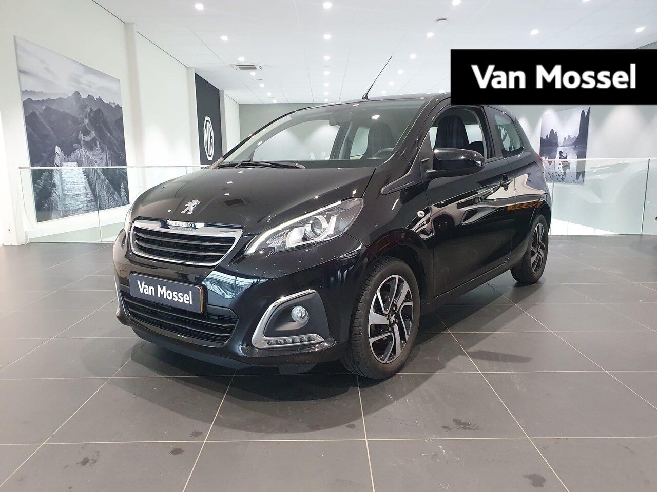 Peugeot 108 - 1.0 e-VTi Allure | Navigatie | Airco |15" Lichtmetalen velgen - AutoWereld.nl