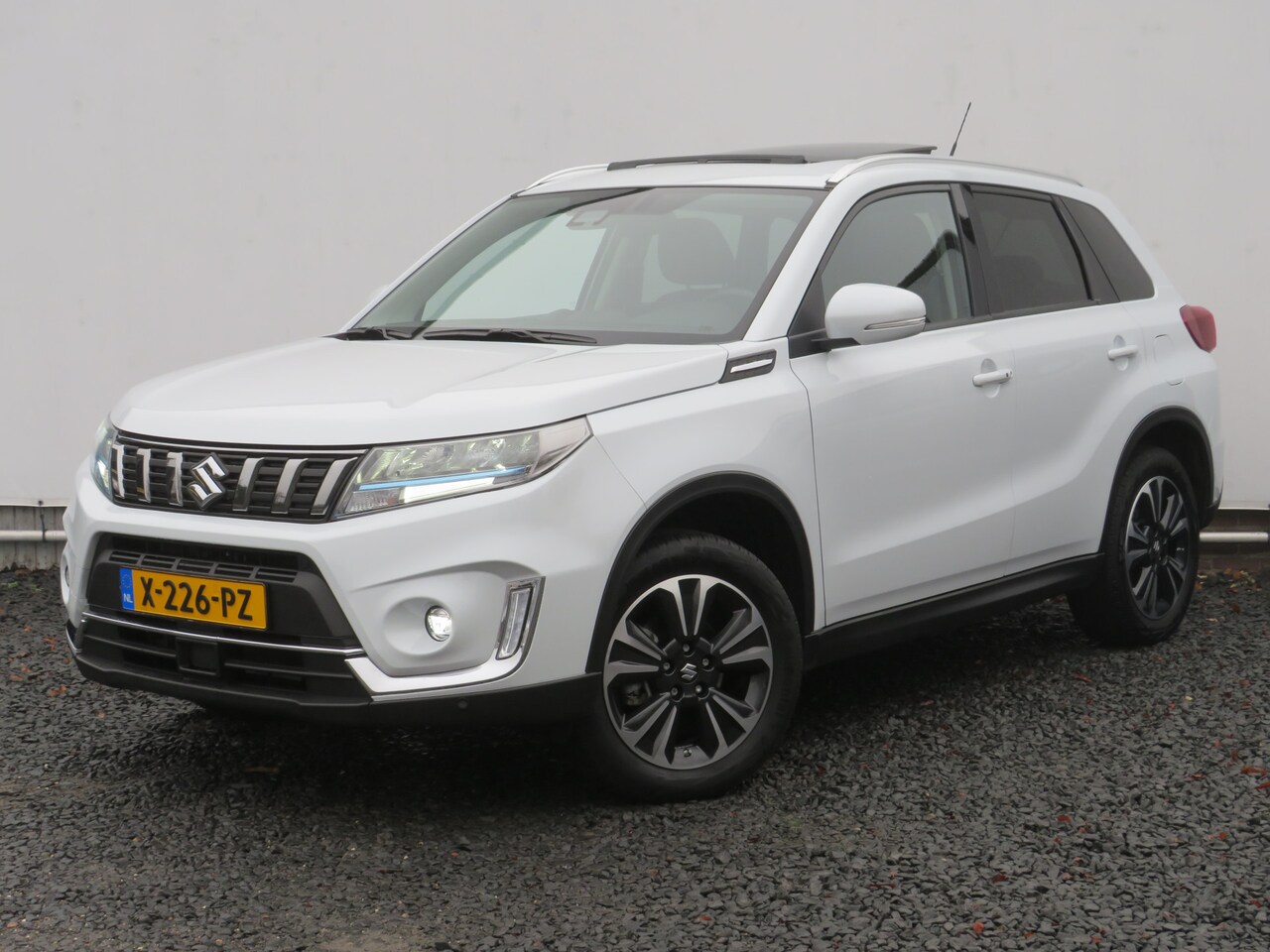 Suzuki Vitara - 1.5 Hybrid Style/Stijl, Automaat, Panoramadak, ORG NL, Navigatie, Applecarplay/Androidauto - AutoWereld.nl