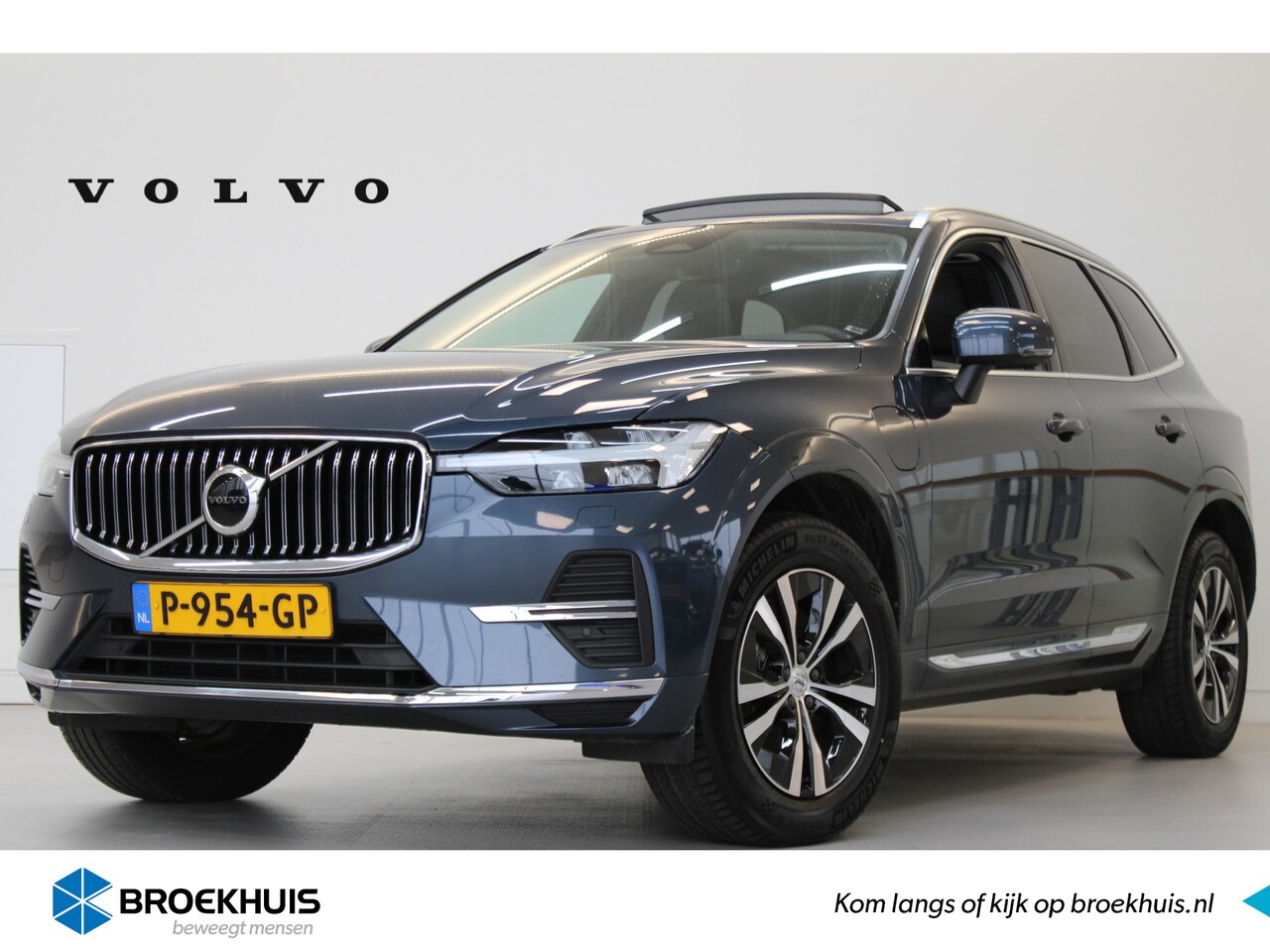 Volvo XC60 - T6 350PK Inscription Expression | Panoramadak | Leer | Trekhaak | Stuur + Stoelverwarming - AutoWereld.nl