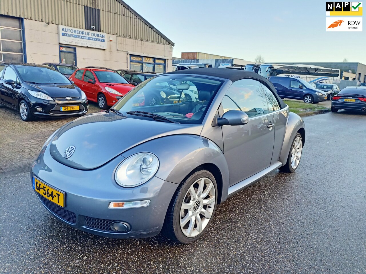 Volkswagen New Beetle Cabriolet - 2.0 Highline Automaat Airco Bj:2007 - AutoWereld.nl