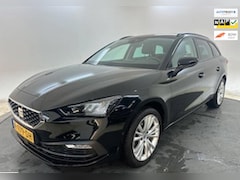 Seat Leon Sportstourer - 1.0 TSI Style Business Intense Full-Map Navigatie, Cruise-Control Adaptief, Camera, Climat