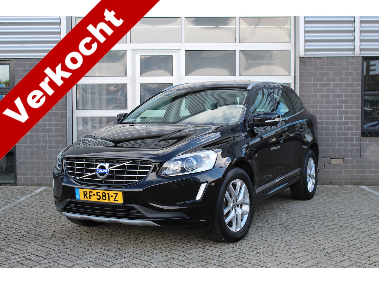 Volvo XC60 - 2.0 D4 FWD Polar+ / Leer / Stoelverwarming / Trekhaak - AutoWereld.nl