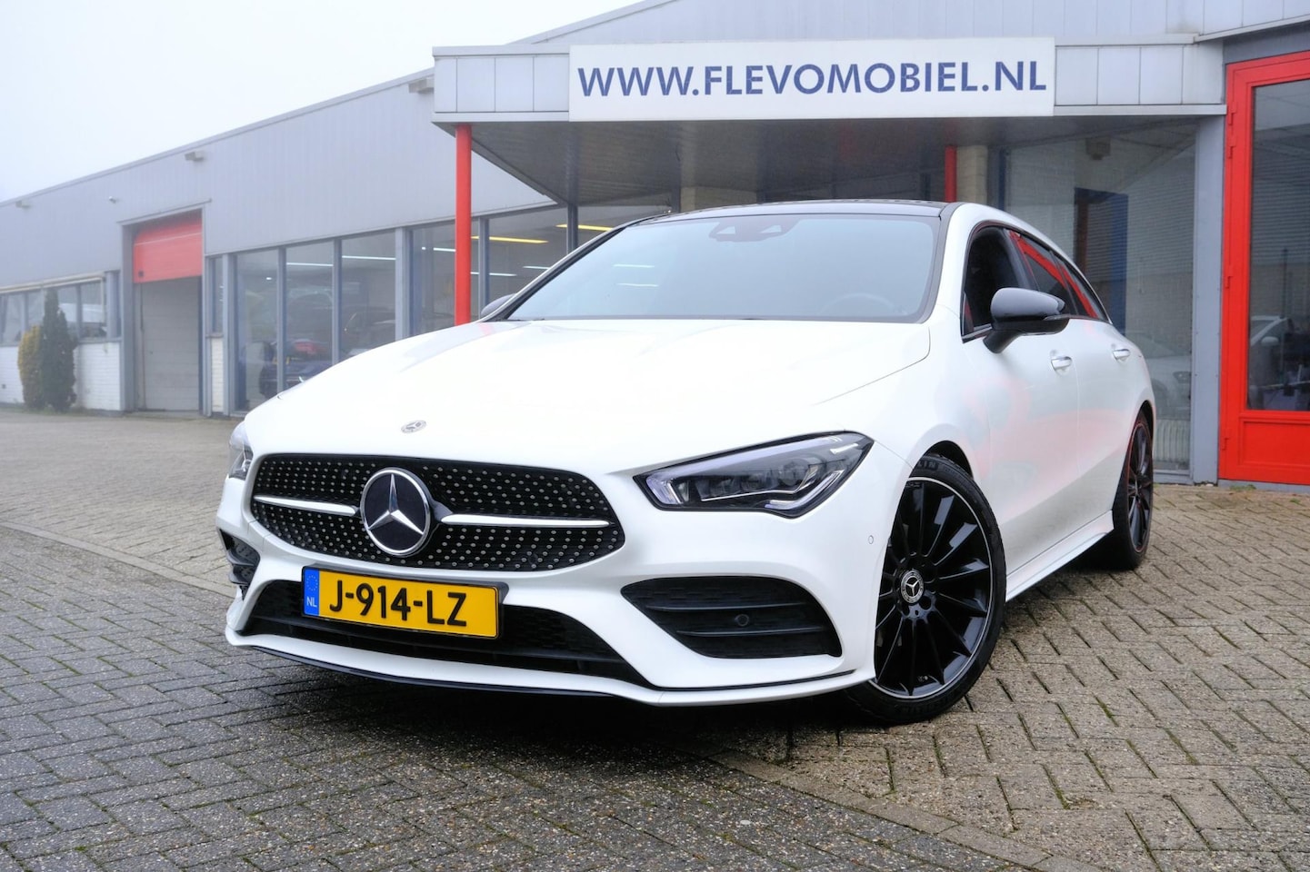 Mercedes-Benz CLA-klasse Shooting Brake - 180 d AMG Premium Plus Aut. Pano|1e Eig|Leder|Sportstoelen|HUD|Cam|Enz! - AutoWereld.nl