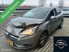 Opel Corsa - 1.4 Cosmo Voorschade