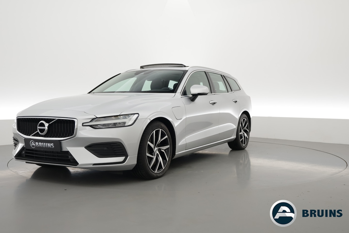 Volvo V60 - 2.0 T6 Recharge AWD Business Pro | Pano | H&K | ACC | Blis | - AutoWereld.nl