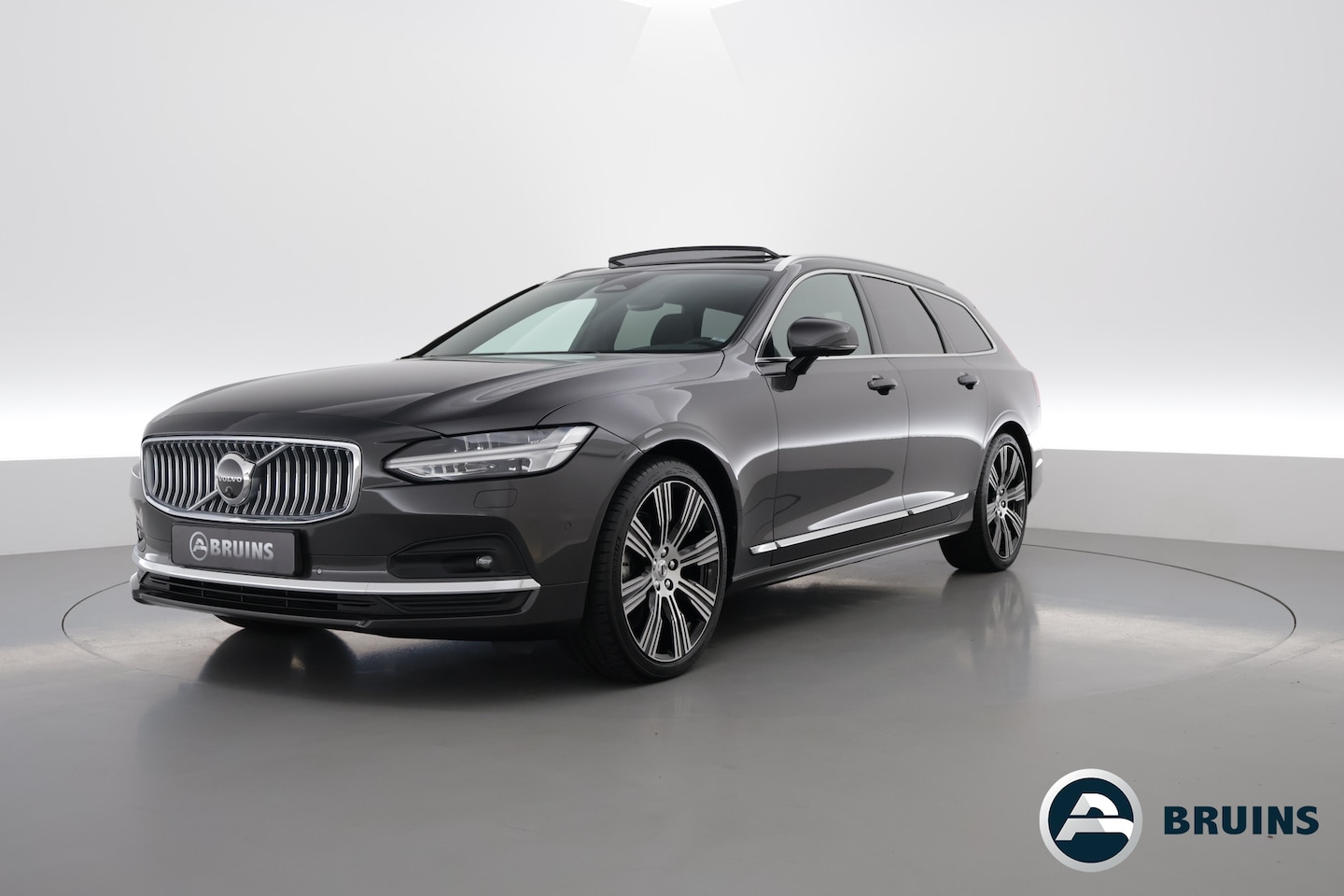 Volvo V90 - B4 Ultimate Bright 197pk | Pano | HUD | 360cam | H&K | Memory seats | Standkachel | - AutoWereld.nl