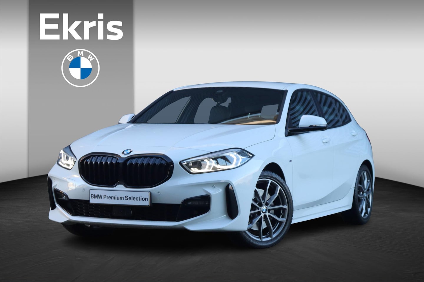 BMW 1-serie - 5-deurs 120i | High Executive | M Sportpakket | Harman Kardon | Head-Up | Adaptive Cruise - AutoWereld.nl