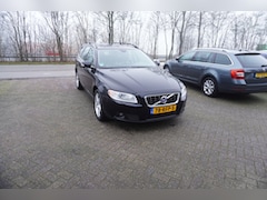 Volvo V70 - 1.6 T4 Limited Edition AUTOMAAT TREKHAAK STOELVERWARMING LEER