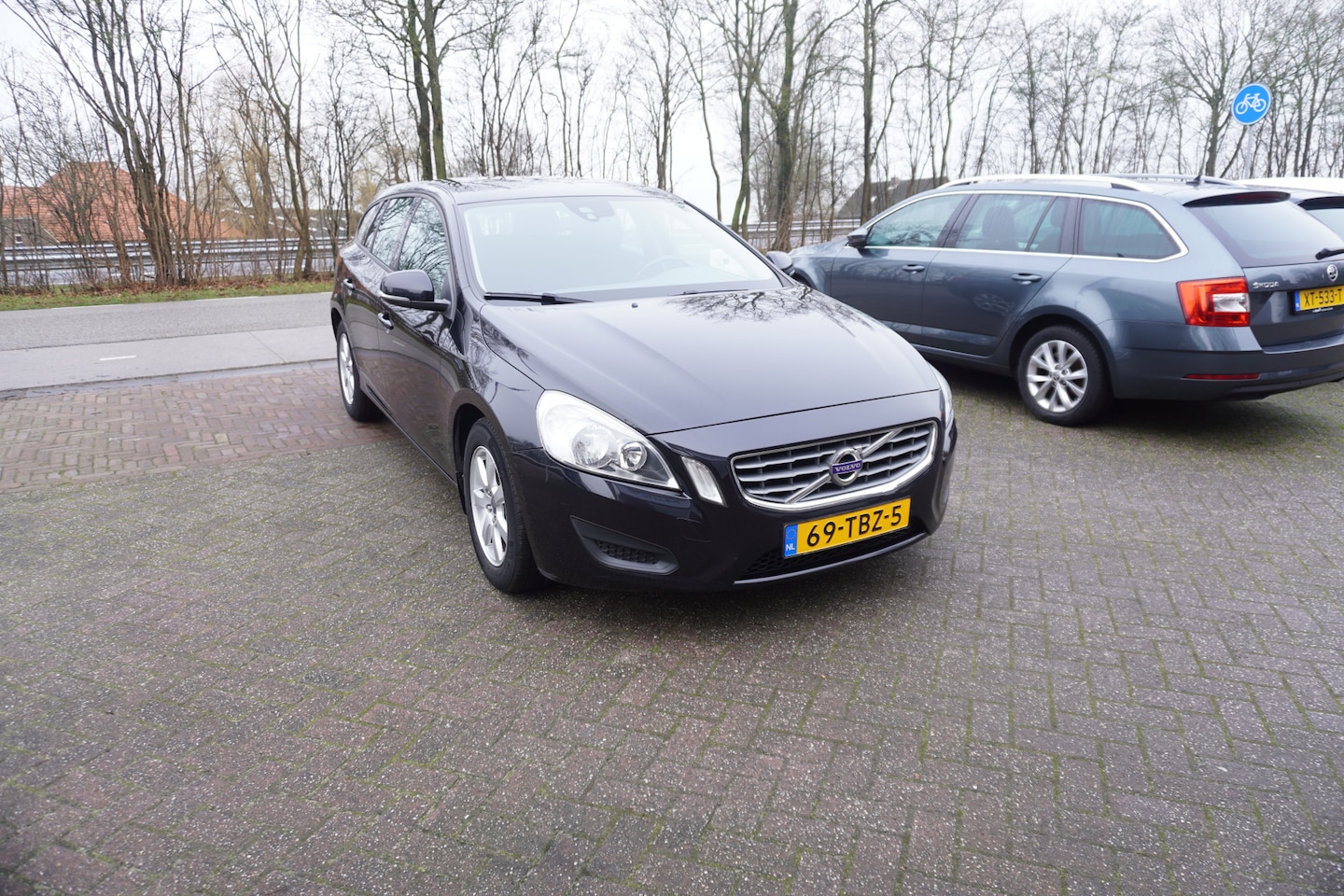 Volvo V60 - 1.6 T3 TREKHAAK NAVI CRUISE CLIMA - AutoWereld.nl