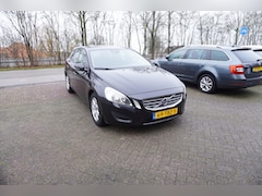 Volvo V60 - 1.6 T3 TREKHAAK NAVI CRUISE CLIMA