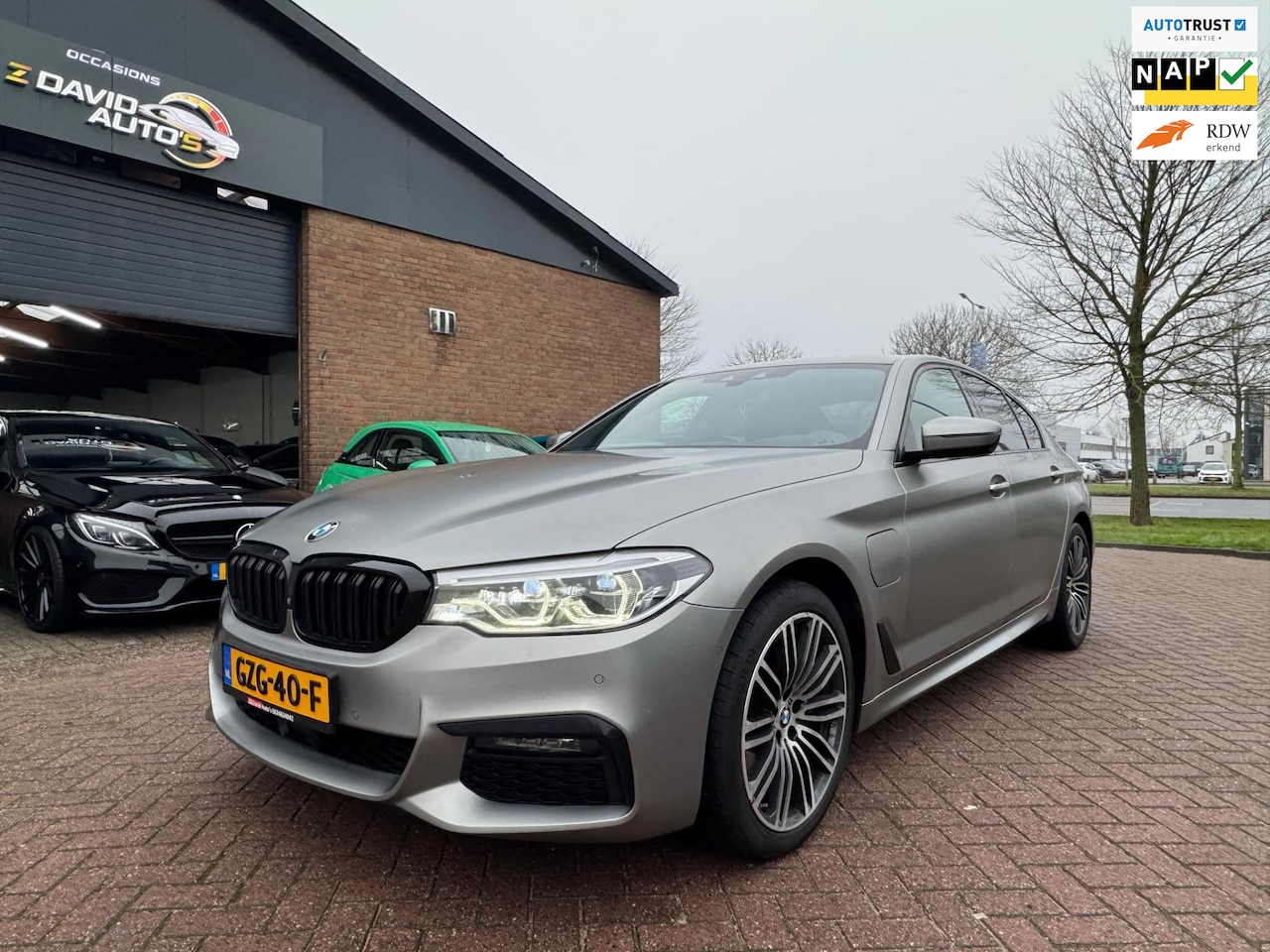 BMW 5-serie - 530e xDrive iPerformance Executive HUH, Radar, Stoel+stuur verw, aut kofferbak - AutoWereld.nl