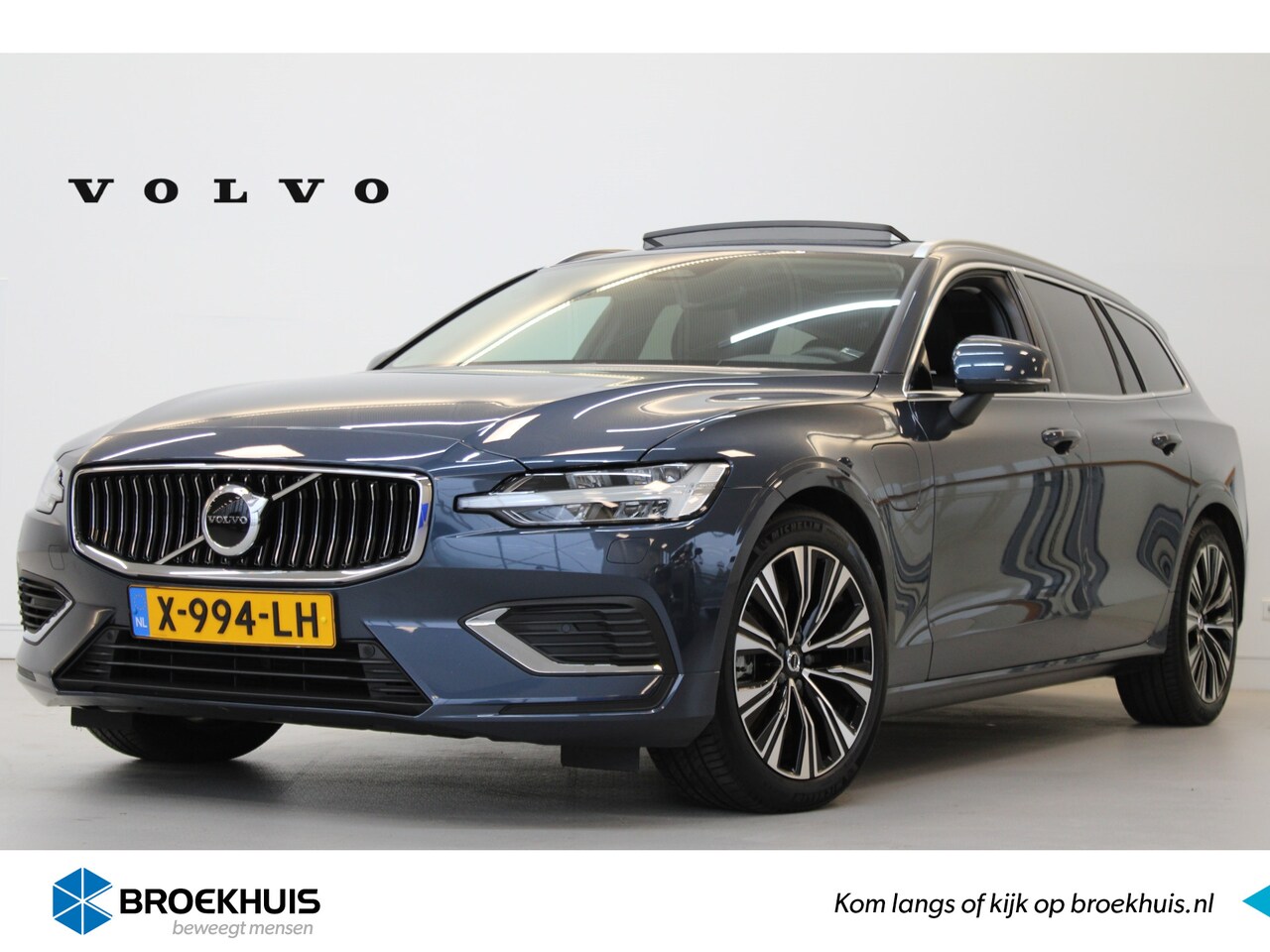 Volvo V60 - T8 455PK AWD Plus Bright | Panoramadak | Trekhaak | Adapt LED | BLIS | Getint Glas | Achte - AutoWereld.nl