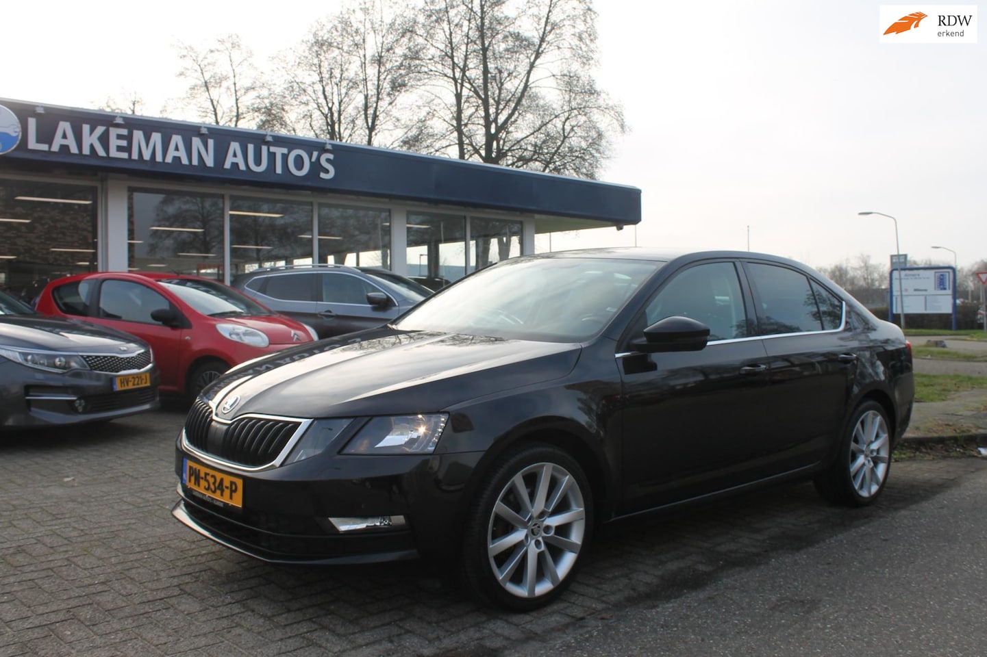 Skoda Octavia - 1.0 TSI Greentech Ambition Business Blackline Sport Huurkoop Inruil APK Garantie - AutoWereld.nl