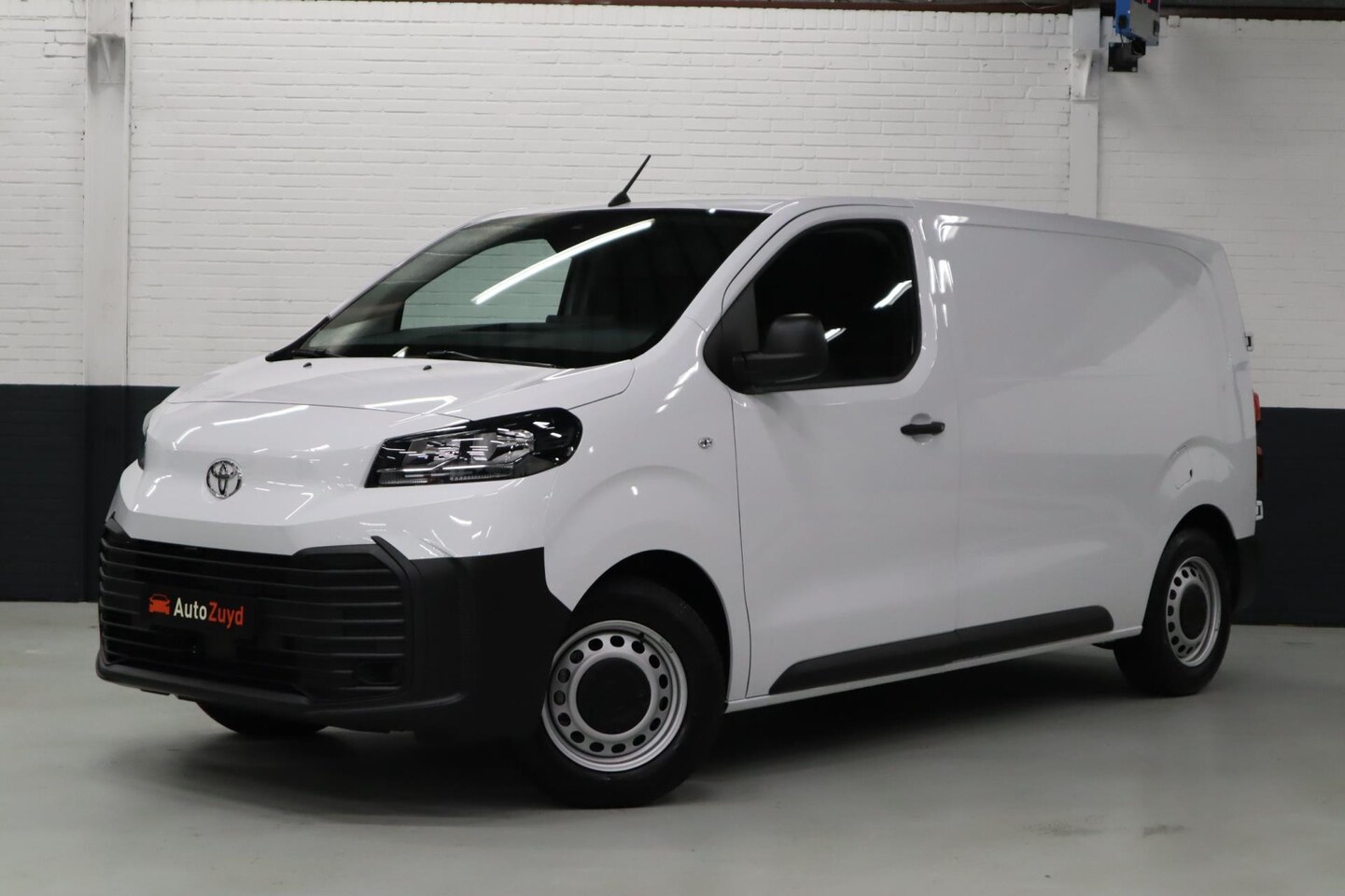 Toyota ProAce Worker - 1.5 D-4D Challenger Diverse Nieuwe met 10j garantie 120pk / CarPlay / Airco - AutoWereld.nl