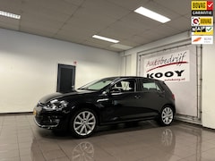 Volkswagen Golf - 1.4 TSI Business Edition * Navigatie / Trekhaak / Camera / Stoelverwarming / NL Auto