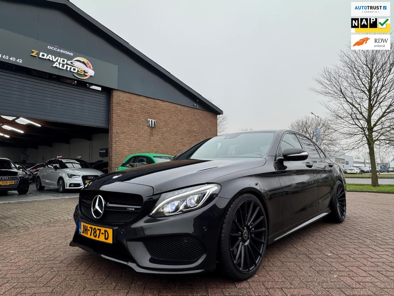 Mercedes-Benz C-klasse - 200 AMG pakket \ Leer \ stoelverw \ elek A Klep \ sfeerlicht - AutoWereld.nl