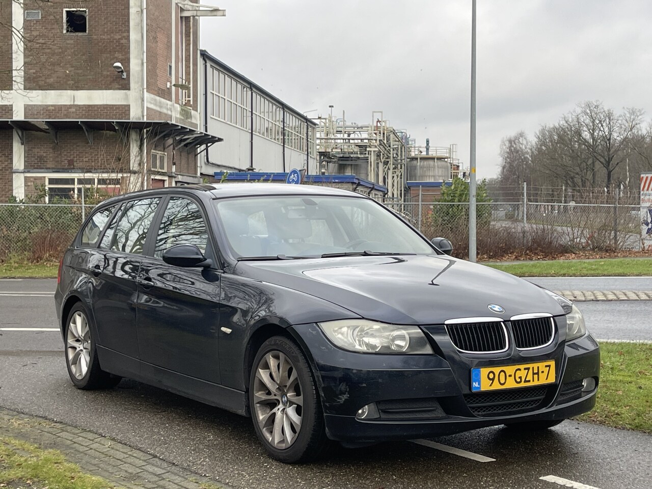 BMW 3-serie Touring - 318i Business Line | Lederen bekleding | NL & NAP | Navigatie | Trekhaak | Cruise Control - AutoWereld.nl