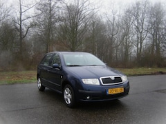 Skoda Fabia - 1.4-16V Elegance . 5 Drs . airco . Elec ramen . APK tot 2026