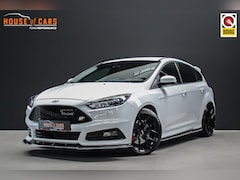 Ford Focus - ST-2 2.0 282pk |stage 1|Maxton|Ram-air|Motec|Airtec|Bi-xenon|navi|bluetooth|cruise control