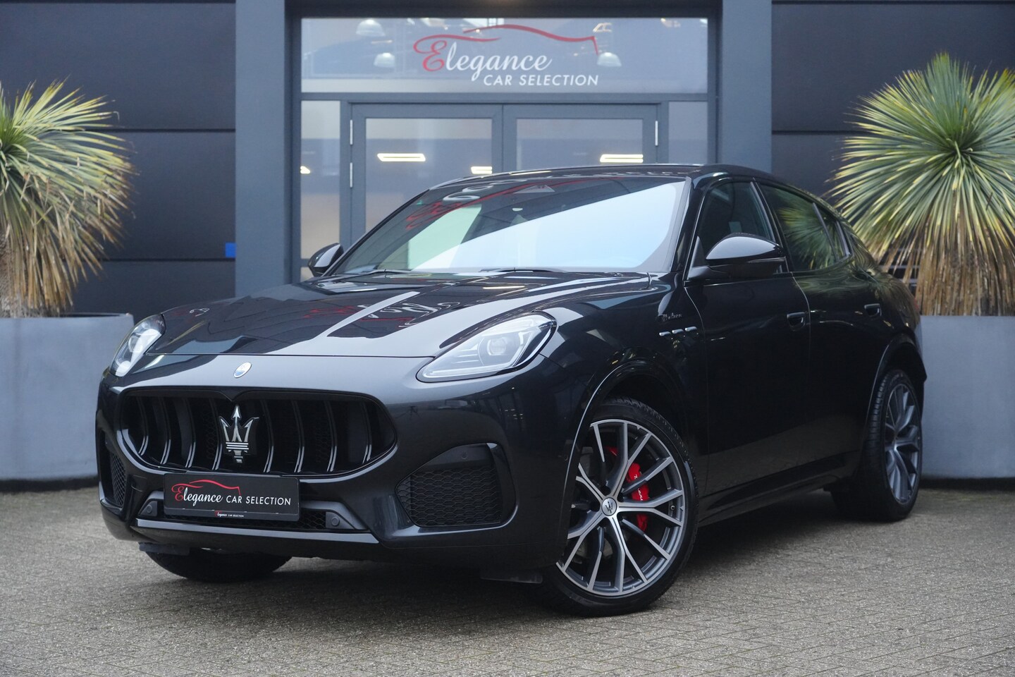 Maserati Grecale - 2.0 MHEV Modena 330pk Stoelverwarming/HUD/SonusFaber - AutoWereld.nl