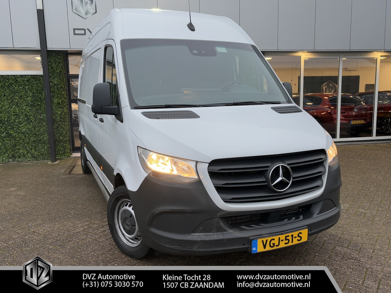 Mercedes-Benz Sprinter - 211 2.2 CDI L2H2 | Navi | Camera | Trekhaak - AutoWereld.nl