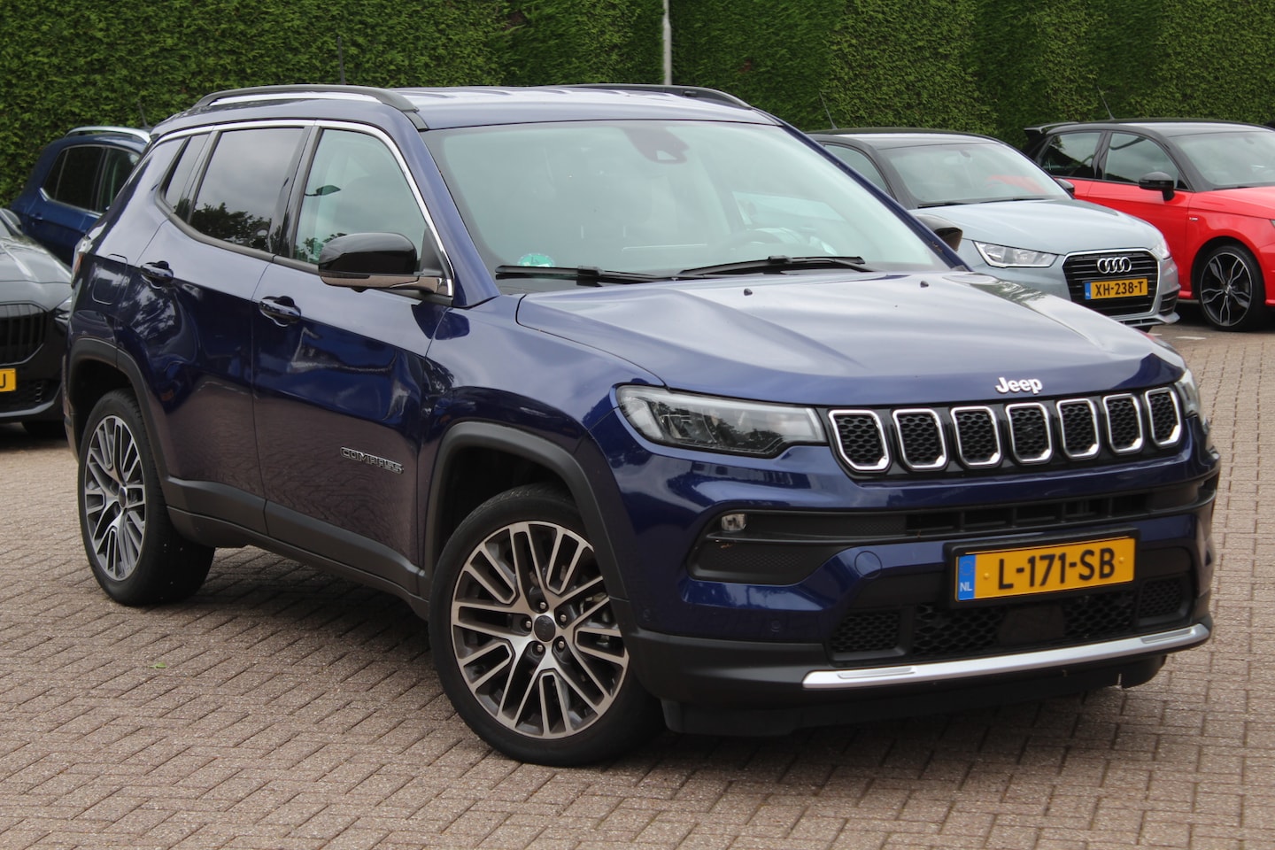 Jeep Compass - 1.3T Limited / Trekhaak / Camera / Leder / Keyless / Navigatie / DAB / 19'' / Cruise Contr - AutoWereld.nl