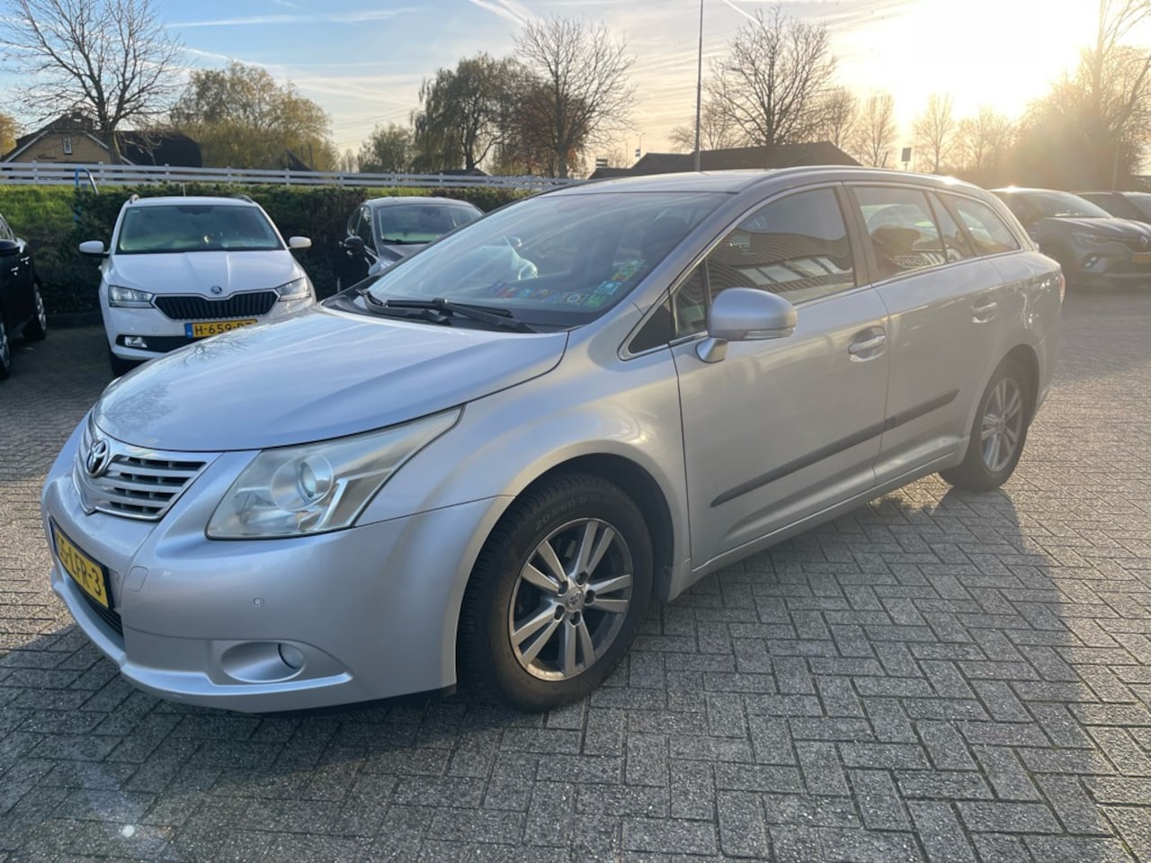 Toyota Avensis Wagon - 1.8 VVTi Dyn. Bns Sp B2B HANDEL/EXPORT - AutoWereld.nl