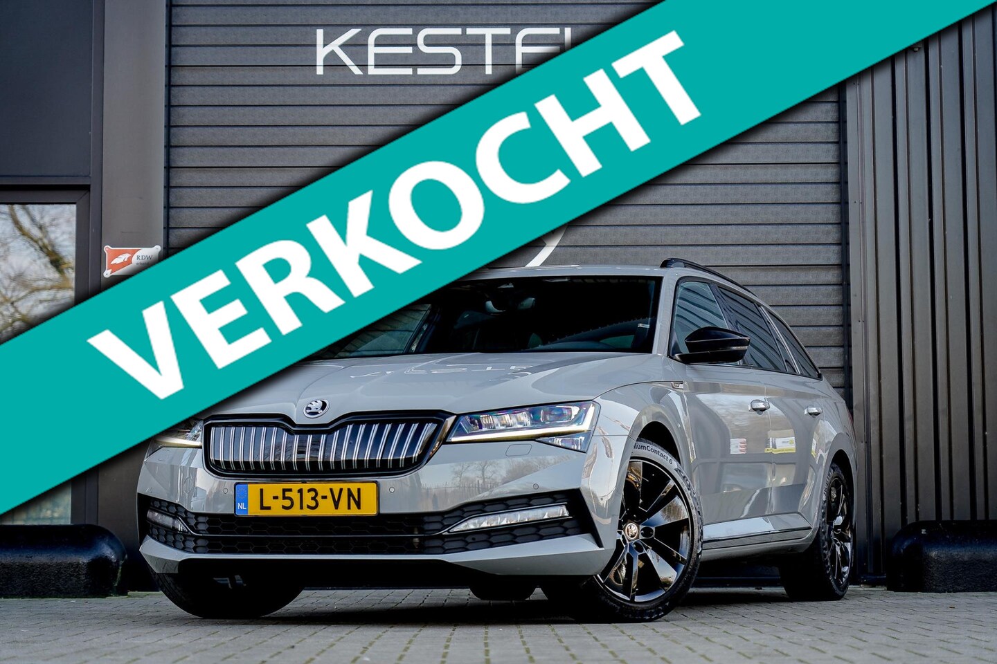 Skoda Superb Combi - 1.4 TSI iV Sportline STEELGREY/TREKHAAK/ACC/KEYLESS/BLACKPACK - AutoWereld.nl