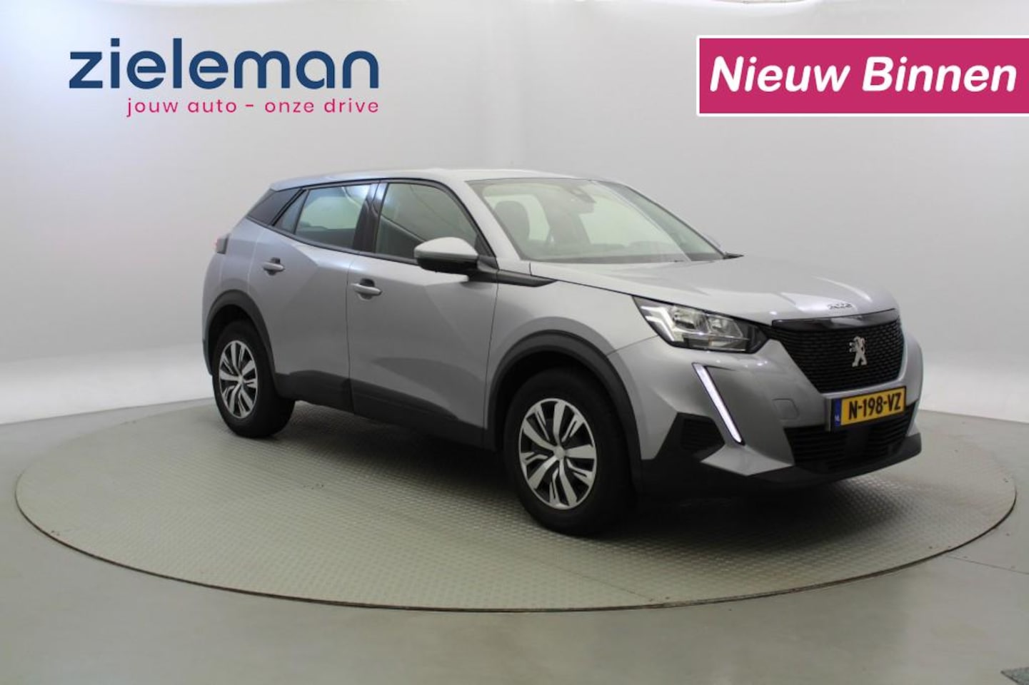 Peugeot 2008 - 1.2 PureTech Active - Carplay, Trekhaak, Dakdragers - AutoWereld.nl