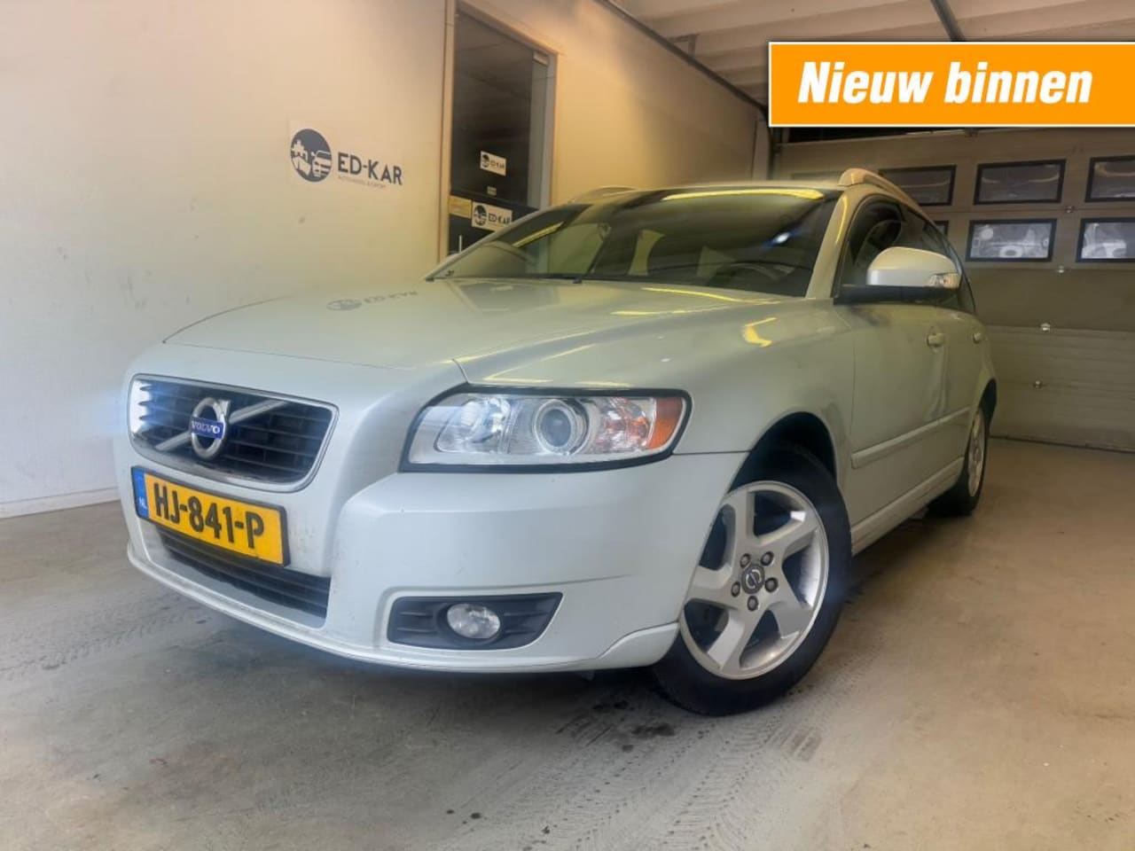 Volvo V50 - 1.6 D2 S/S Summum LEER NAVI DAK ZEER MOOI APK 12-2015 - AutoWereld.nl