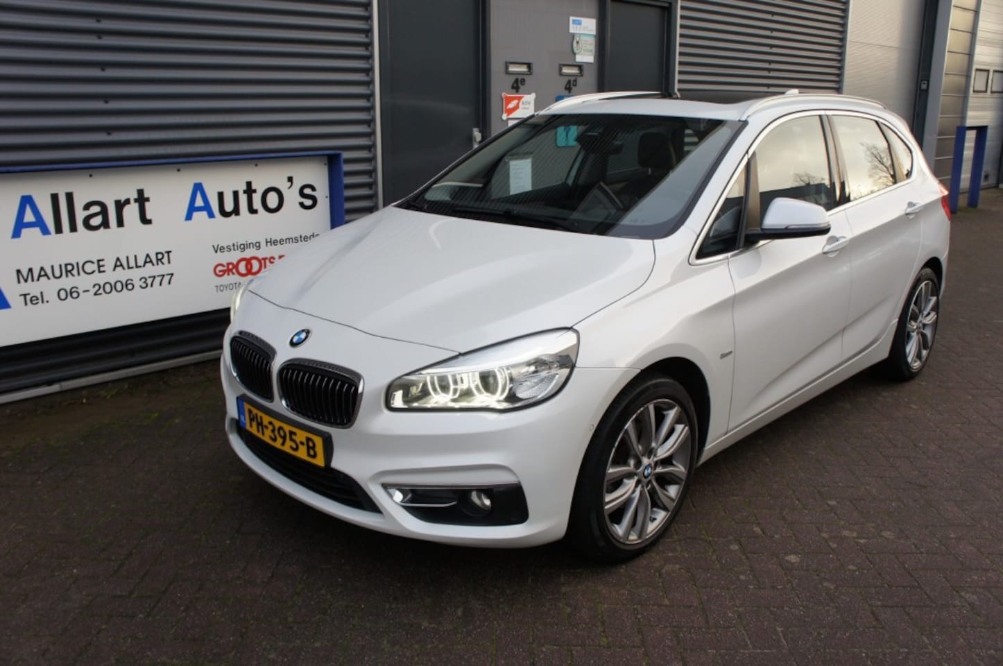 BMW 2-serie Active Tourer - Luxury Line Automaat/ Panoramadak / Leder - AutoWereld.nl