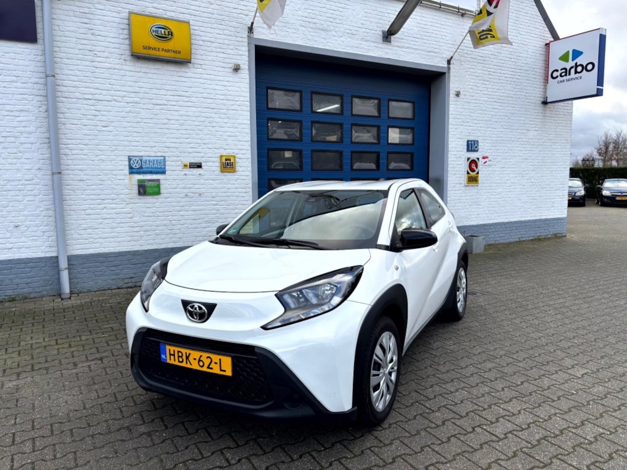 Toyota Aygo X - 1.0 VVT-i S-CVT play 1.0 VVT-I S-CVT PLAY - AutoWereld.nl