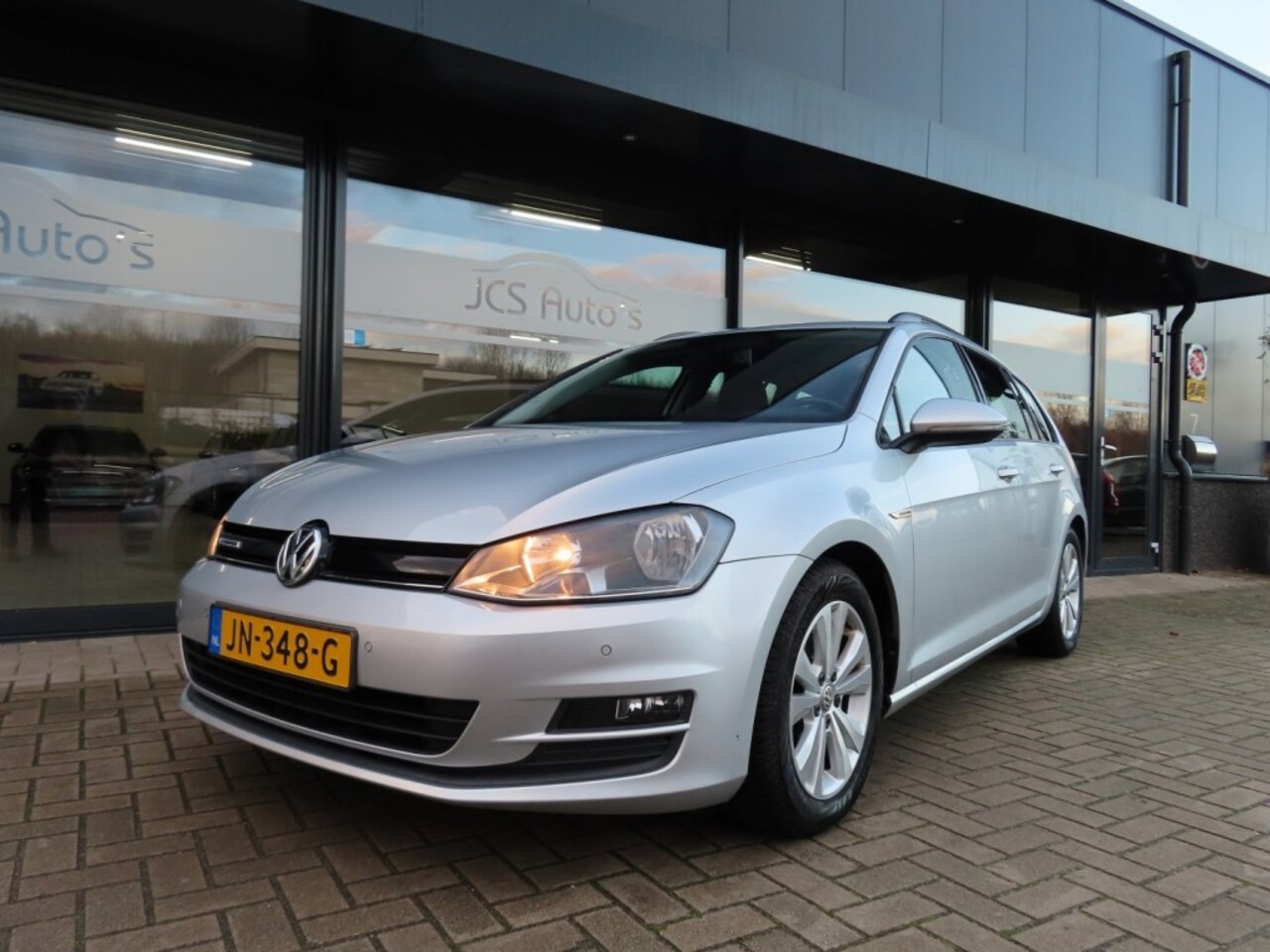 Volkswagen Golf - 1.0 TSI Comfortline 116 Pk Ecc Navi 2x PDC 2016 - AutoWereld.nl