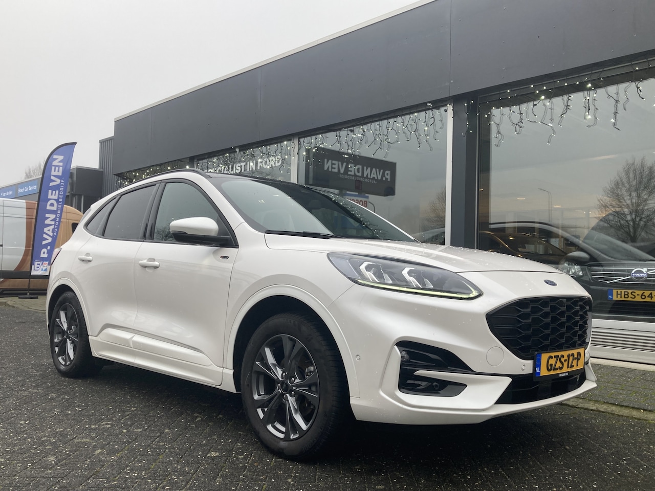 Ford Kuga - 2.5 PHEV ST-Line X 225pk/165kW e-CVT Automaat | Elek. trekhaak | Panoramadak | Driver Assi - AutoWereld.nl