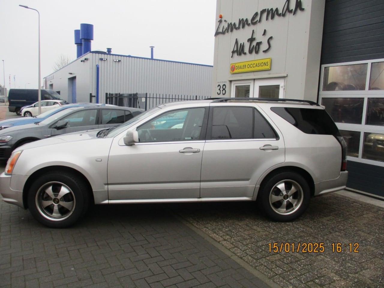 Cadillac SRX - 4.6 Sport LPG G3 Luxury Auto loopt stationair op 7 cil - AutoWereld.nl