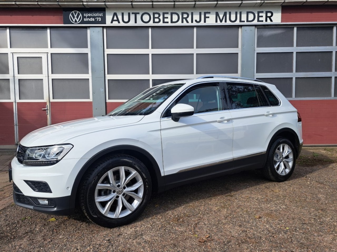 Volkswagen Tiguan - 1.5 TSI 150 Pk ACT Highline DSg Pano Ecc Nav. Acantara Apple Car - AutoWereld.nl