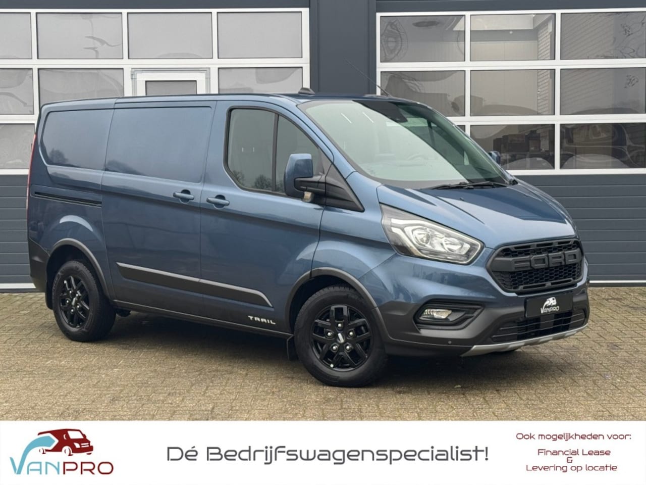 Ford Transit Custom - 130 PK TRAIL / Navi / Leder / Stoelverwarming / Trekhaak - AutoWereld.nl