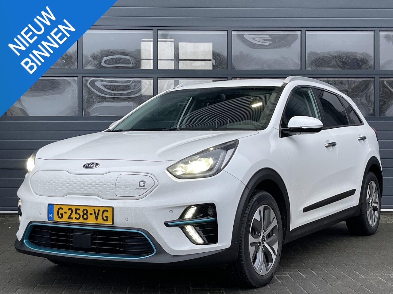 Kia e-Niro - EXECUTIVELINE 64 KWH I AUTOMAAT I APPLE/ANDROID I ACHTERUITRIJCAMERA I CLIMATE CONTROL - AutoWereld.nl