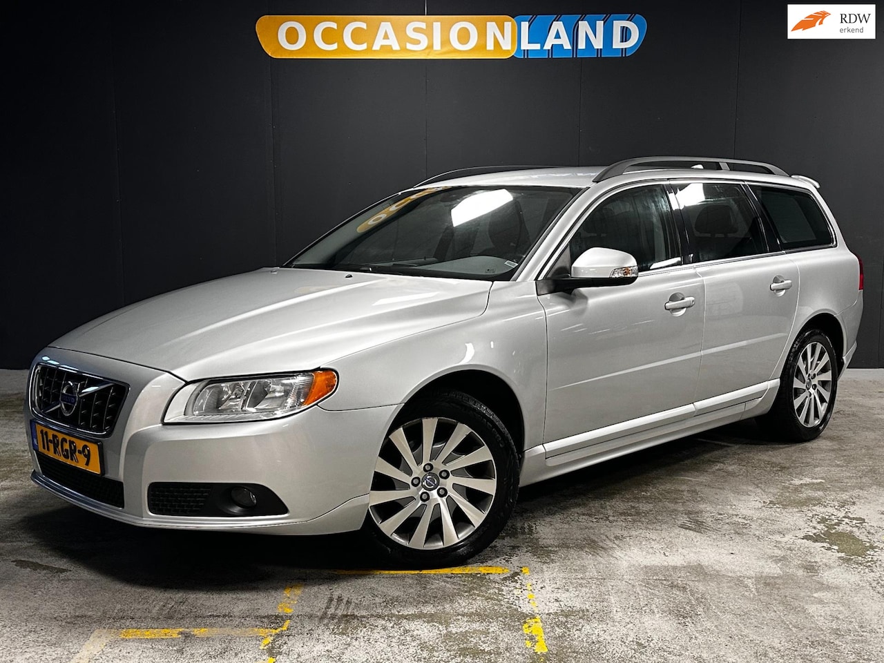 Volvo V70 - 1.6 T4 Momentum AUT|LEER+STOELVERW.|NAV|TREKH! - AutoWereld.nl