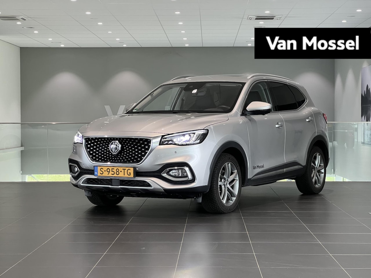 MG EHS - 1.5 TGDI Luxury | Panoramadak | Leder | Navi | Led Sfeerlicht | 360 Camera | Adaptive Crui - AutoWereld.nl