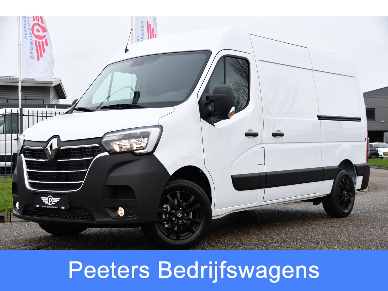 Renault Master - T35 2.3 dCi 135 L2H2 Energy Black & White Edition Camera, Cruise, Carplay, Mutlimedia, 135 - AutoWereld.nl