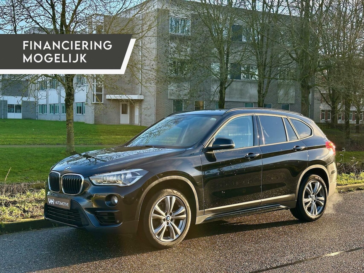 BMW X1 - sDrive18i - AUT. - Sportline - CarPlay - Xenon - AutoWereld.nl