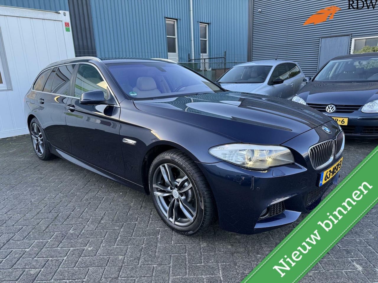 BMW 5-serie Touring - 528i 6Cil. 258pk High Executive | Panoramadak | Luchtvering | Camera | Leer & Comfort Stoe - AutoWereld.nl