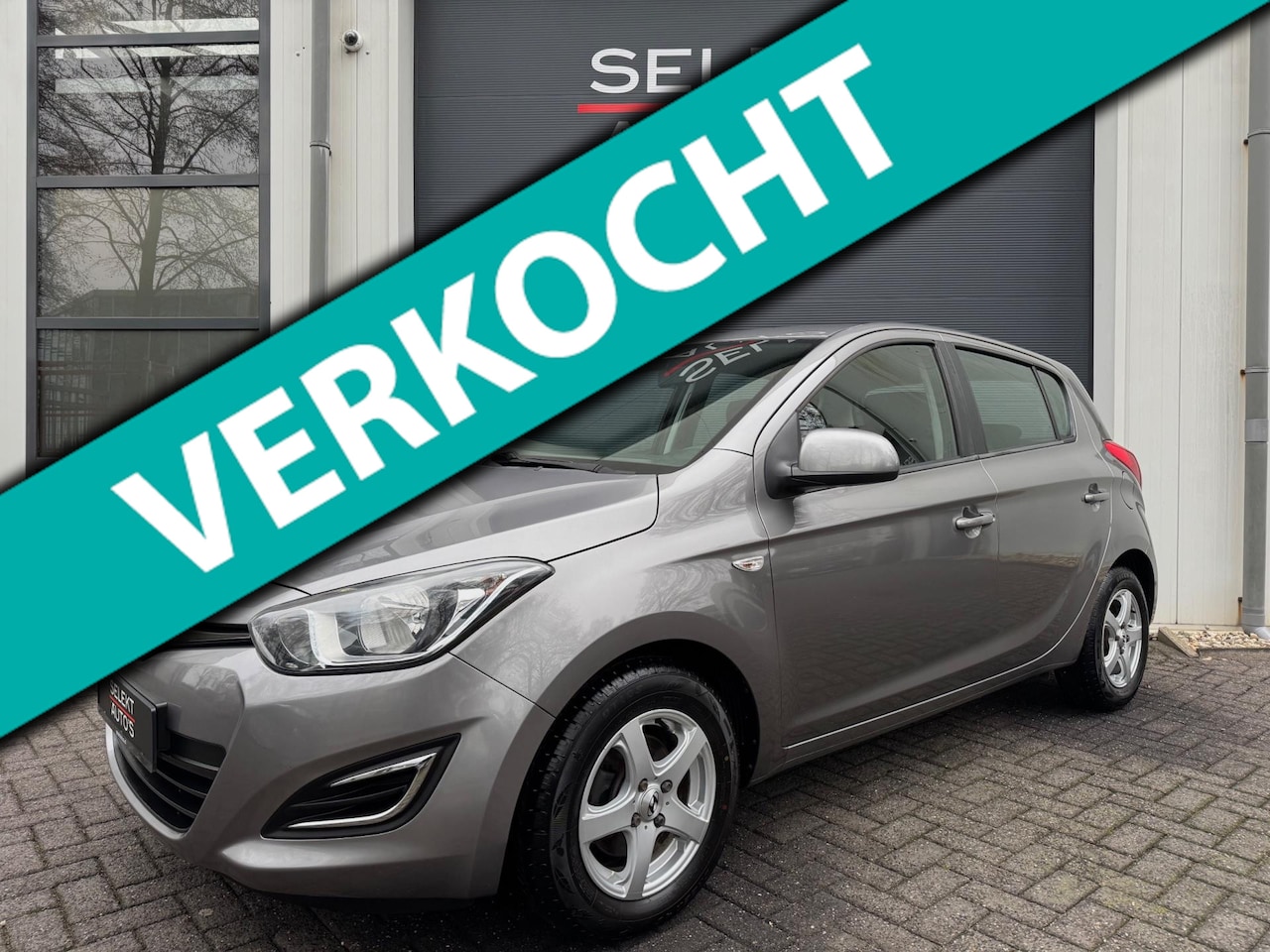 Hyundai i20 - 1.2i i-Motion Airco/Elekt Ramen/Elekt Spiegels/LM Velgen/USB/5-Deurs/Boordcomputer/Achterr - AutoWereld.nl