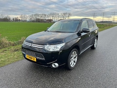 Mitsubishi Outlander - 2.0 PHEV Instyle 1e EIG / PANORAMADAK / LEDER / NAP